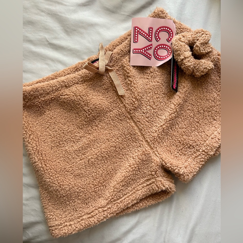 Weekending Cozy Shorts with Scrunchie
